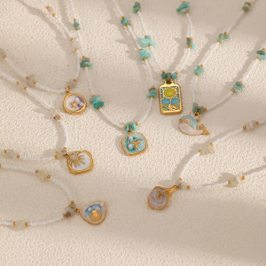 Colliers Avec Pendentif En Acier Inoxydable Couleur Or De Style Ins h5 Image2