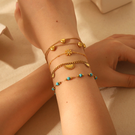 Bracelets Simple Series Daily Heart en acier inoxydable étanche couleur or