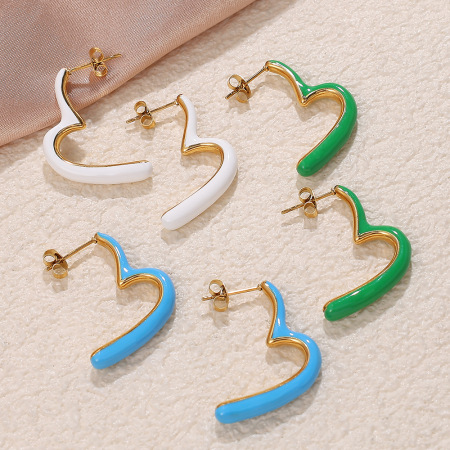 Boucles d'oreilles puces en acier inoxydable imperméables en forme de cœur