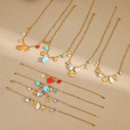 1 paire de bracelets à breloques pour femme, motif tortue, collection romantique, en acier inoxydable, couleur or, étanches. 2