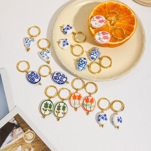 Boucles D'Oreilles Pendantes En Céramique Dorée Avec Des Animaux Mignons h5 Image2
