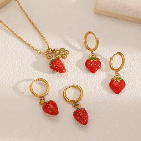 Boucles d'oreilles Sweet Strawberry en acier inoxydable étanche couleur or 2