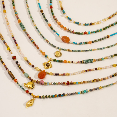 Colliers pour femmes faits main en perles de pierre naturelle multicolores