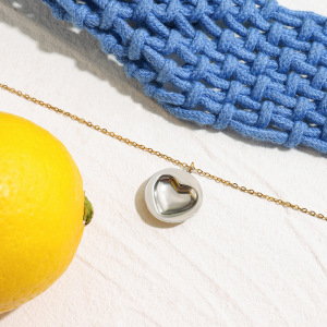 Colliers Avec Pendentif Cœur Simple En Acier Inoxydable Étanche Couleur Or h5 Image4