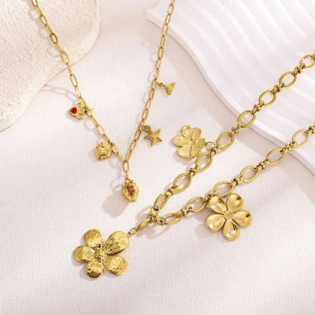 1 paire de colliers pendentifs élégants en acier inoxydable doré, ornés de fleurs, de la série Luxueuse et Élégante 2