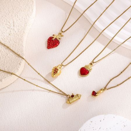 1 paire de colliers pendentifs pour femmes, série luxueuse, élégants, en forme de cœur, en acier inoxydable étanche, couleur or 2