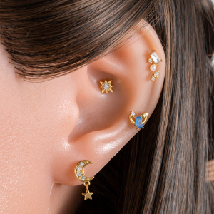 1 Pièce De Boucles D'Oreilles Piercing Pour Femme, Série Simple, Soleil/Lune, Cuivre, Couleur Or, Zircon h5 Image4
