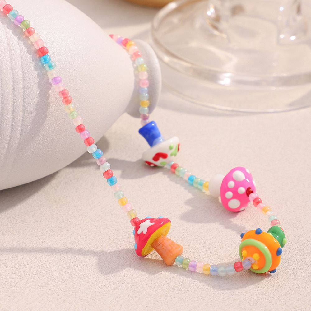 Colliers Pour Femmes En Acrylique Avec Jolis Accessoires En Forme De Champignon Image4