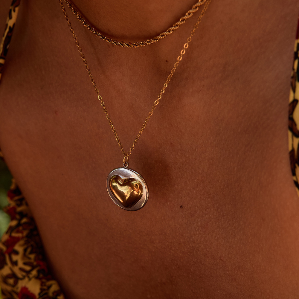 Colliers Avec Pendentif Cœur Simple En Acier Inoxydable Étanche Couleur Or Image6