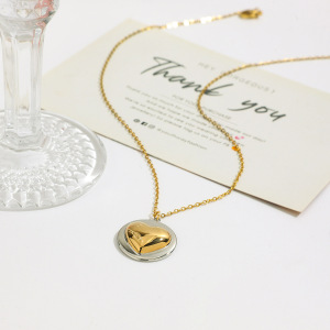 Colliers Avec Pendentif Cœur Simple En Acier Inoxydable Étanche Couleur Or h5 Image3