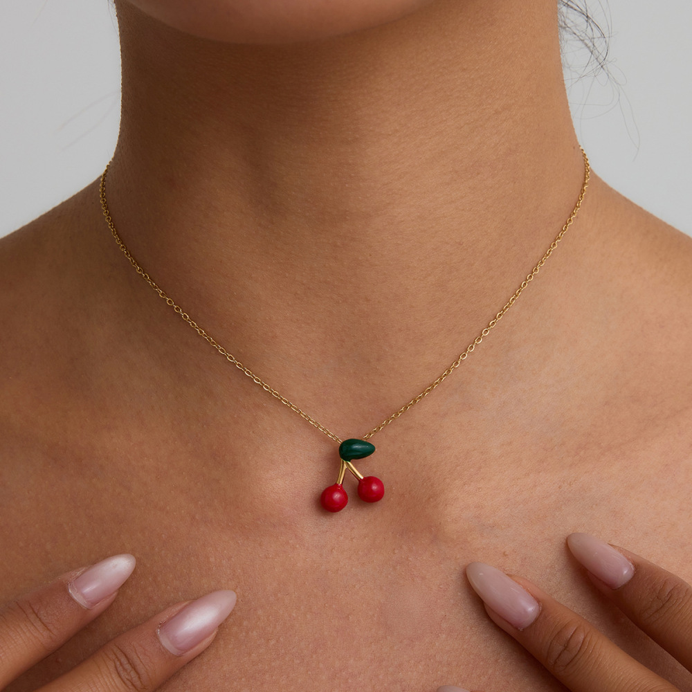 Colliers Avec Pendentif Cerise Mignon En Acier Inoxydable Étanche Couleur Or Image3