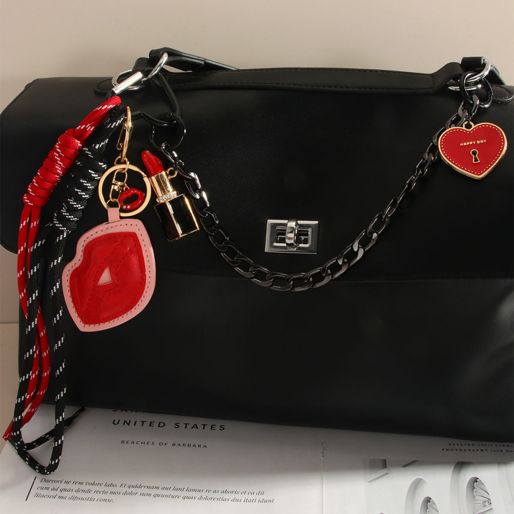 Breloques De Sac Pour Femme En Pu Avec Chaîne En Forme De Cœur Et Lèvres 