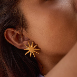 Boucles D'Oreilles Clous Simple Sun En Acier Inoxydable Étanche Couleur Or h5 Image5