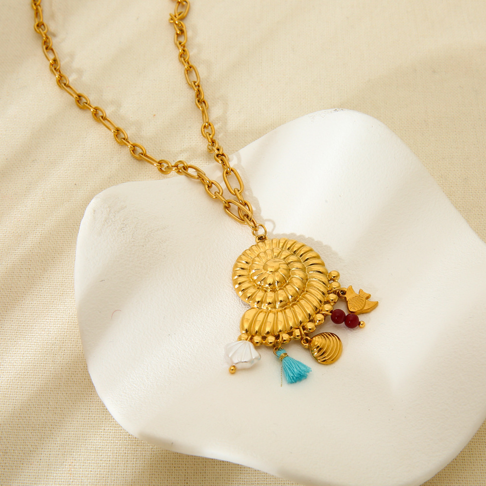Collier Pour Femme Fashion Ocean Collection Big Conch En Acier Inoxydable Doré Et Imperméable h5Image3