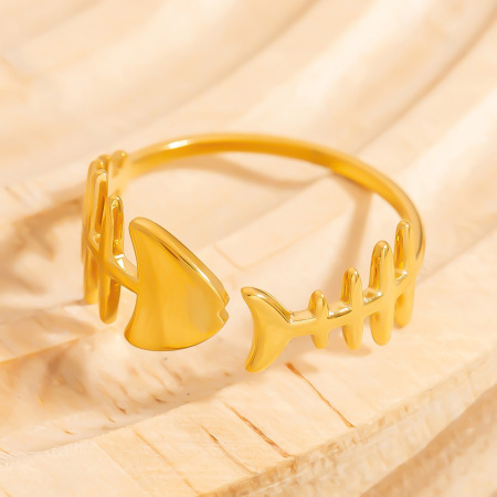 bague pour femme en acier inoxydable avec arête de poisson dorée 2