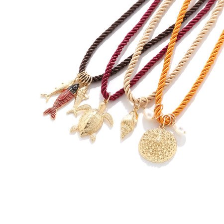 Colliers pendentifs en alliage océanique 2