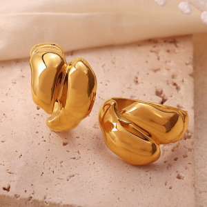 Bague Tendance Simple Torsadée En Acier Inoxydable Étanche Couleur Or h5 Image3