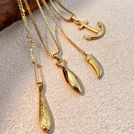 Collier pendentif étanche en acier inoxydable couleur or (1 pièce)