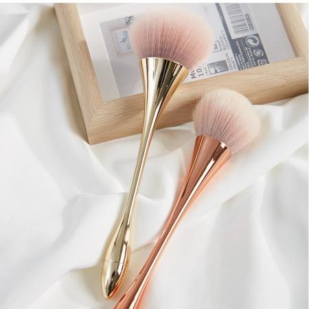 Pinceau à poudre doré pour maquillage pour femme