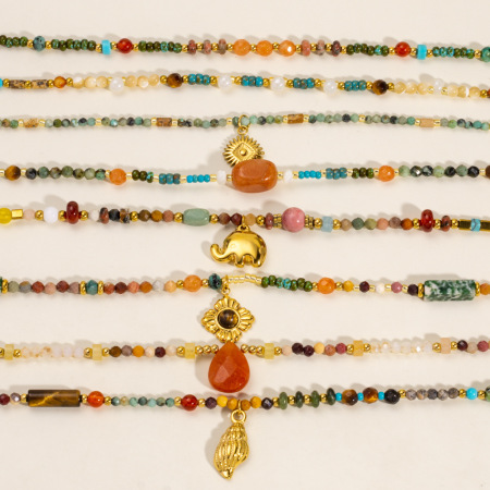 Colliers pour femmes faits main en perles de pierre naturelle multicolores 2
