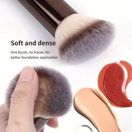1 mini pinceau de maquillage moelleux pour femme