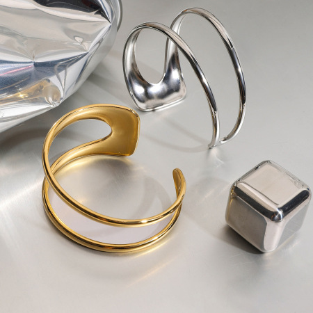 Bracelets manchettes en acier inoxydable couleur or Ins Style