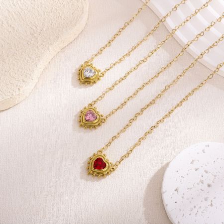 1 paire de colliers pendentifs pour femmes, collection romantique, style classique cœur, en acier inoxydable étanche, couleur or 2
