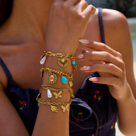 Bracelet à breloques pour femme, motif cœur de vacances, en acier inoxydable, étanche, couleur or (1 pièce).