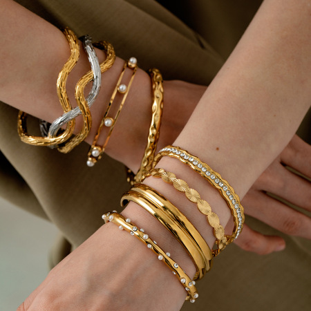 Bracelet pour femme léger, luxueux et élégant en acier inoxydable doré, étanche 2