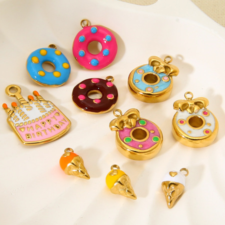 Pendentifs géométriques doux en acier inoxydable étanche couleur or 2