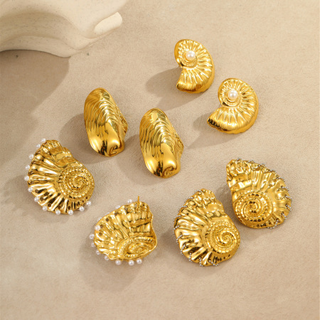 Boucles d'oreilles puces pour femmes Vacation Turtle en acier inoxydable étanche couleur or