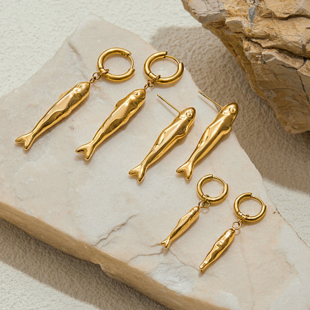 1 paire de boucles d'oreilles pendantes pour femme en acier inoxydable doré, motif poisson
