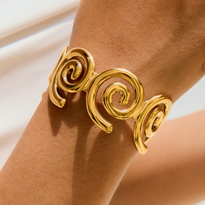 Bracelet Classique Spiralé En Acier Inoxydable Étanche Couleur Or Pour Femme (1 Pièce) h5 Image3
