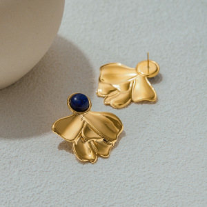 1 Paire De Boucles D'Oreilles Puces Pour Femme, Style Rétro Français, Motif Floral, En Acier Inoxydable Étanche, Couleur Or, Collection Classique. h5 Image5