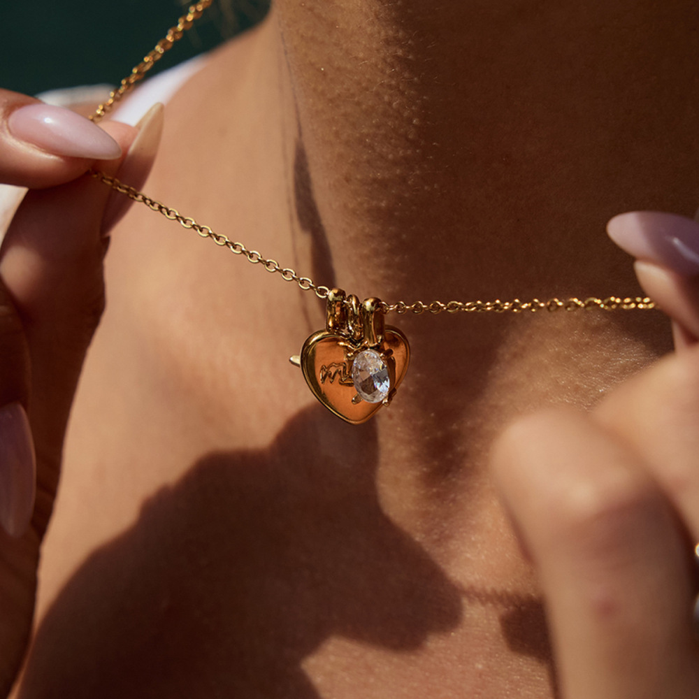 Collier Pendentif Femme En Forme De Cœur, En Acier Inoxydable Étanche, Couleur Or (1 Pièce) Image4