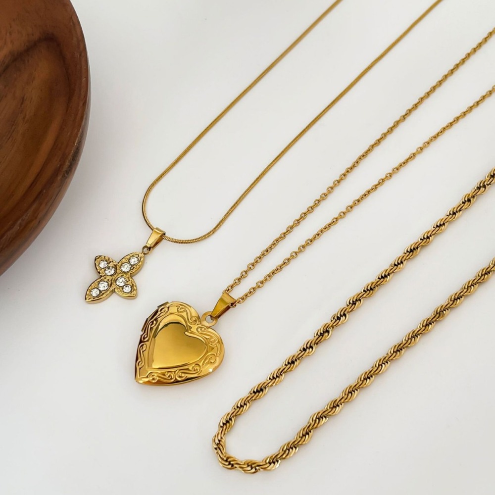 Collier Pendentif Cœur En Acier Inoxydable Étanche Couleur Or (1 Pièce) Image4