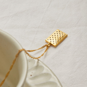 Collier Pendentif Rectangulaire Pour Femme, Couleur Or, En Acier Inoxydable Étanche, Assorti À Un Coloris Existant (1 Pièce) h5 Image9