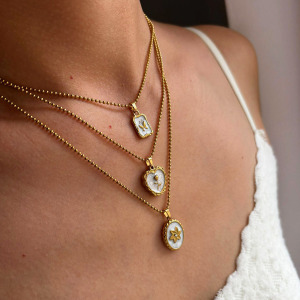 Collier Pendentif En Acier Inoxydable Doré, Étanche, En Forme De Cœur Émaillé h5 Image3