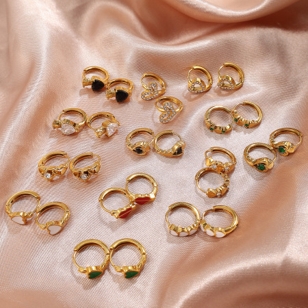 1 paire de boucles d'oreilles créoles en acier inoxydable doré, étanches, en forme de cœur