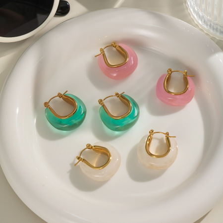 1 paire de boucles d'oreilles créoles simples en forme de U