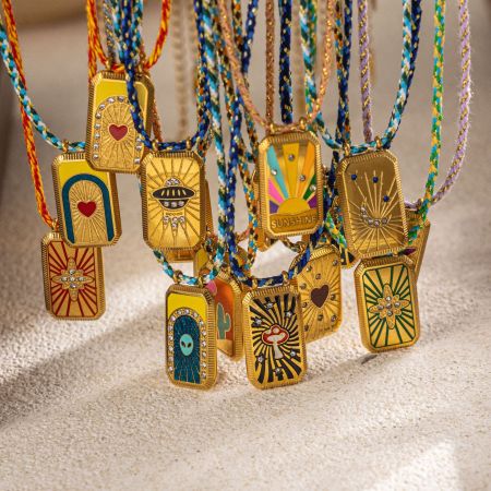 Collier pendentif rétro tarot en acier inoxydable étanche couleur or (1 pièce)