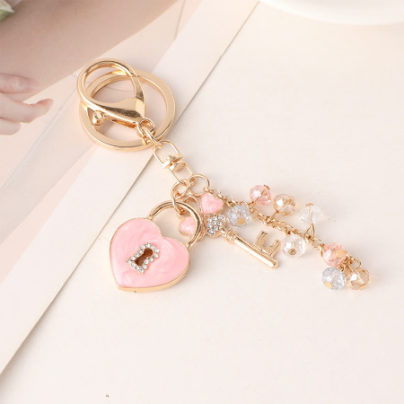 Porte-clés romantique en alliage et strass en forme de cœur avec cœur - Série romantique 2