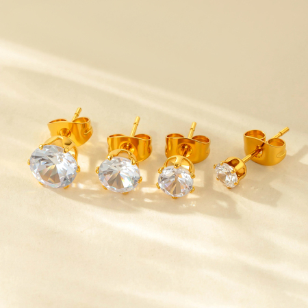 Boucle d'oreille piercing simple en acier inoxydable étanche couleur or avec zircon (1 pièce)