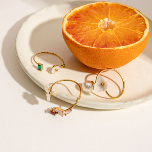 Bague Pour Femme En Acier Inoxydable Doré, Ornée D'Une Fleur En Coquillage Lustrée Et De Pierres Précieuses (1 Pièce). h5 Image6