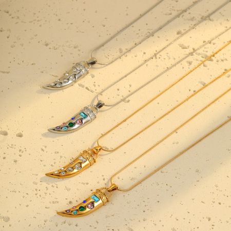 Colliers pendentifs luxueux pour femmes, style rétro, en acier inoxydable étanche, couleur or 2