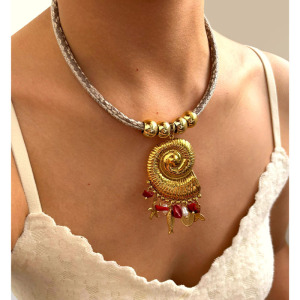 Collier Pendentif En Acier Inoxydable Étanche Couleur Or, Représentant Un Bulot h5 Image4