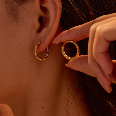Boucles d'oreilles créoles géométriques simples pour femmes, en acier inoxydable étanches. 2