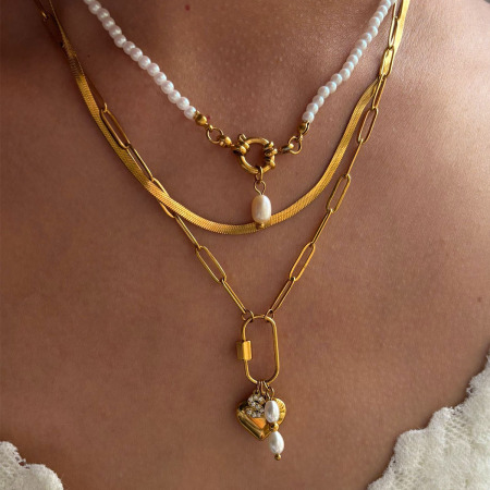 Collier pendentif lettre en acier inoxydable étanche couleur or avec strass