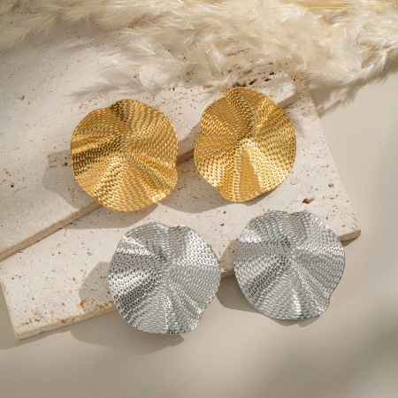 1 paire de boucles d'oreilles à clous rétro en acier inoxydable étanche couleur or
