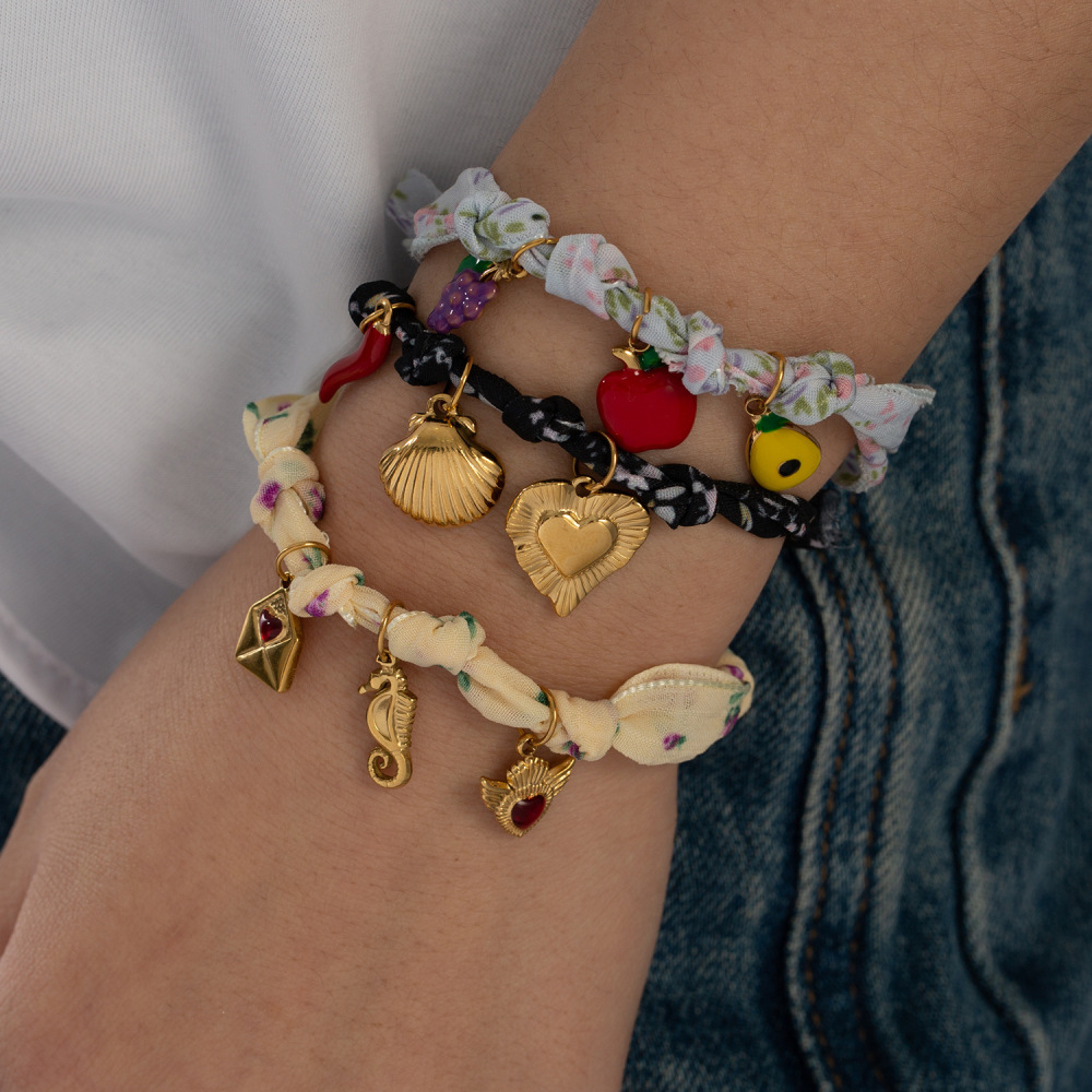 Bracelet À Breloques Pour Femme, Élégant, En Acier Inoxydable, Étanche, Motif Floral Ethnique (1 Pièce). Image3